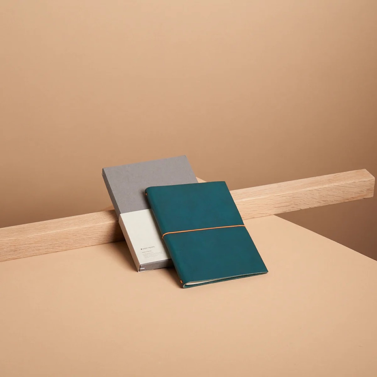 PAPER REPUBLIC Δερμάτινο Σημειωματάριο Grand Voyageur XL - Petrol blue