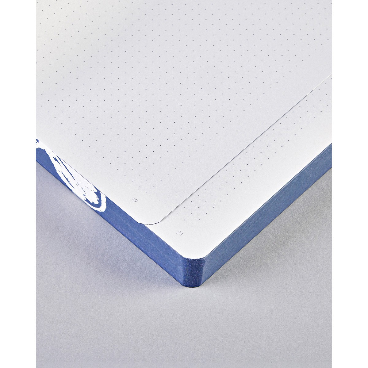 Nuuna Notebooks Graphic L - Head in the Clouds