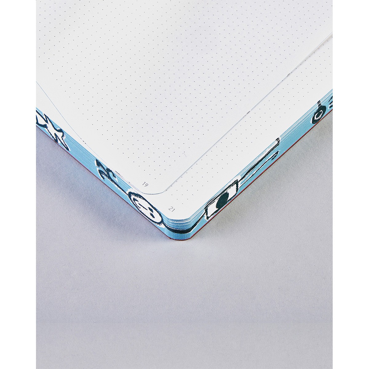 nuuna Notebooks Graphic S - Day Dreamer by Kristina Supernova
