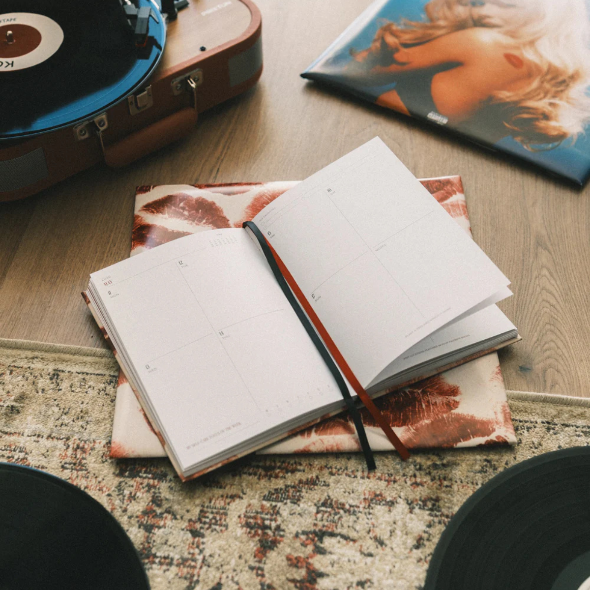 Kokonote Premium Εβδομαδιαίο Ημερολόγιο 2026 Cherry Lips