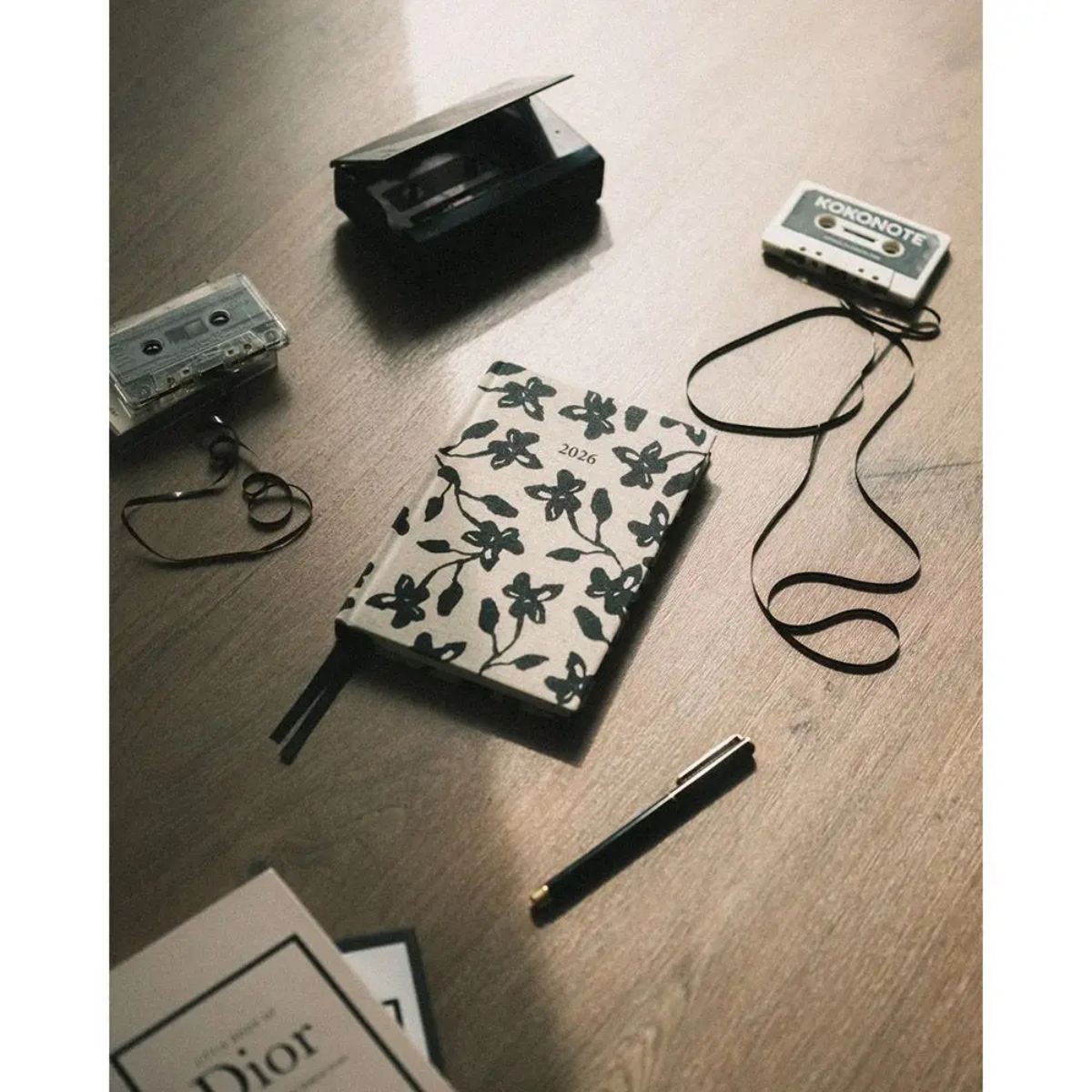 Kokonote Premium Εβδομαδιαίο Ημερολόγιο 2026 Classy Midnight Dahlia