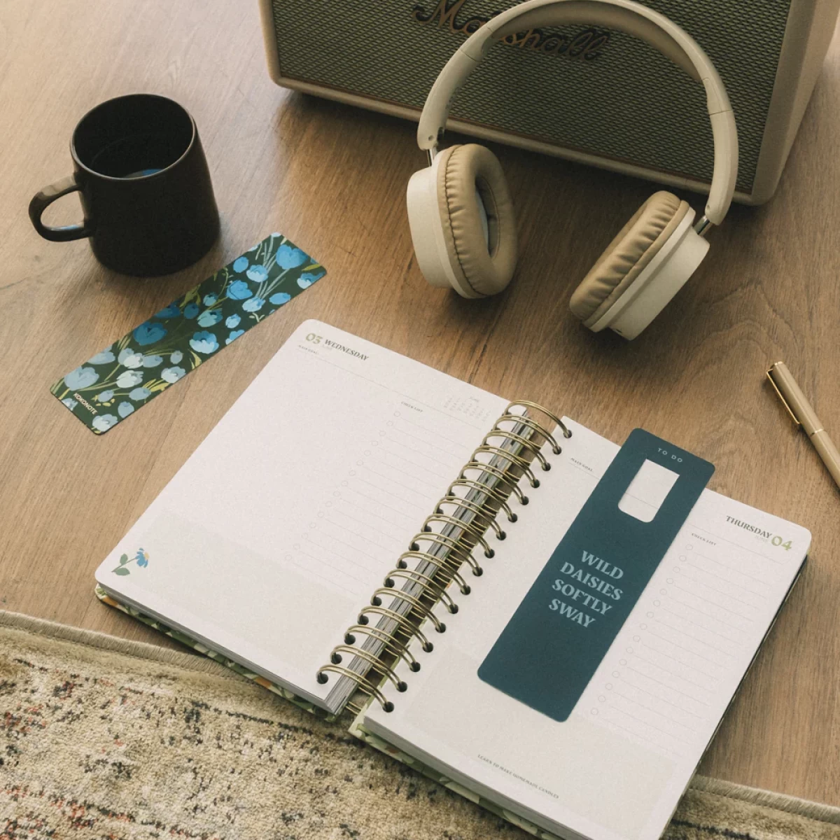 Kokonote Premium Σπιράλ Ημερήσιο Ημερολόγιο 2026 12μηνο Muse Daisy Cottage