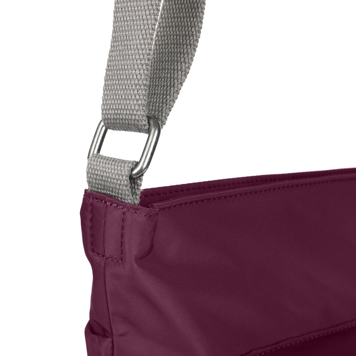 ROKA London Kennington B Τσάντα Crossbody Plum από Ανακυκλωμένο Nylon Medium