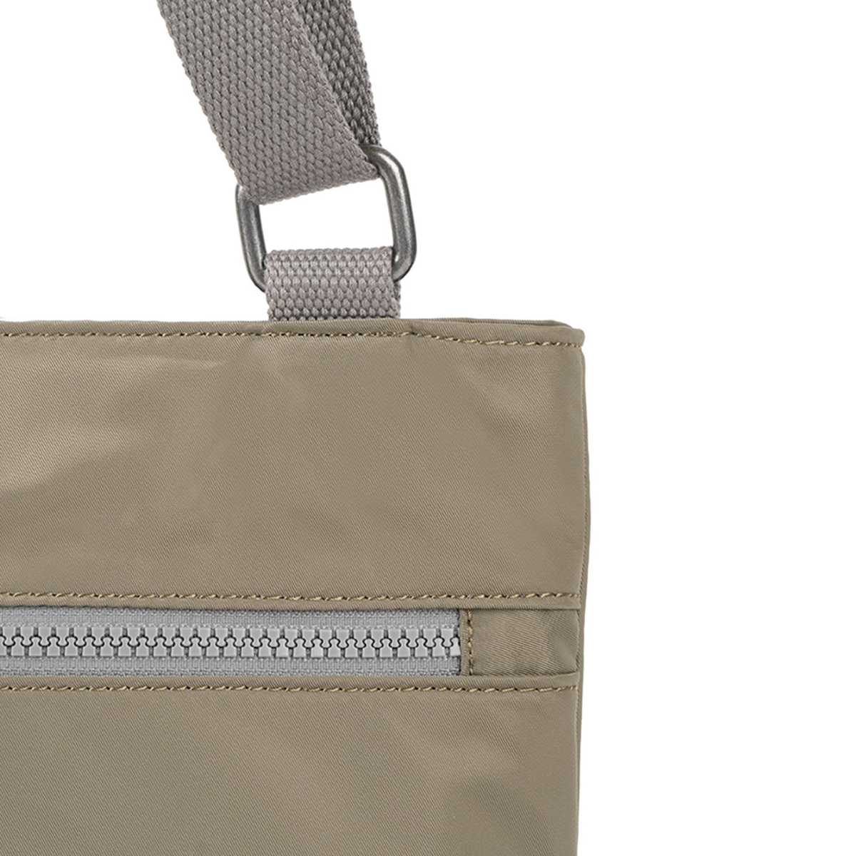 ROKA London Moorgate Messenger Τσάντα Ώμου Taupe από Ανακυκλωμένο Nylon - Medium 3.1L