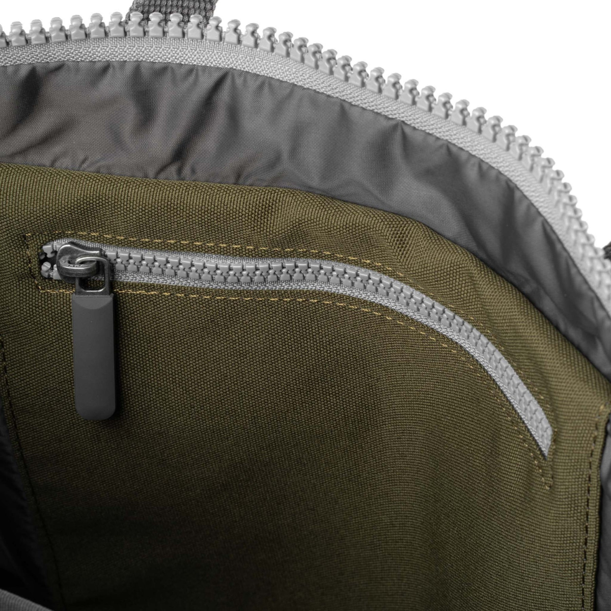 ROKA London Waterhouse Multipocket Σακίδιο Πλάτης Moss από Ανακυκλωμένο Nylon - Medium 16.4L