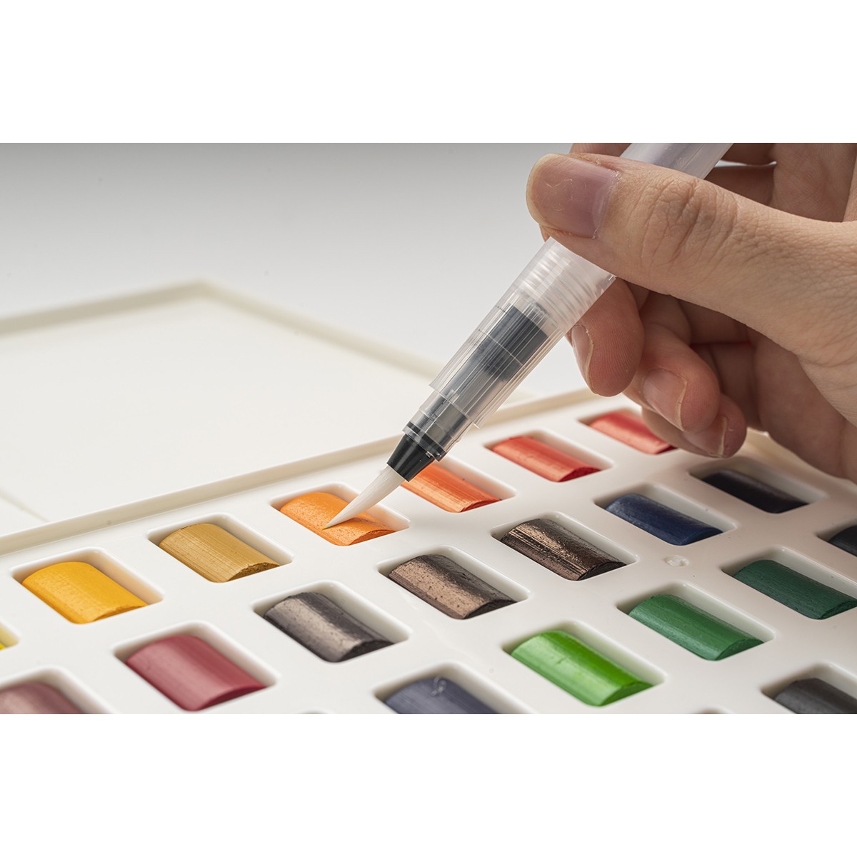 HIMI Κασετίνα Watercolour 36 Χρωμάτων σε Half-Pans με πινέλο