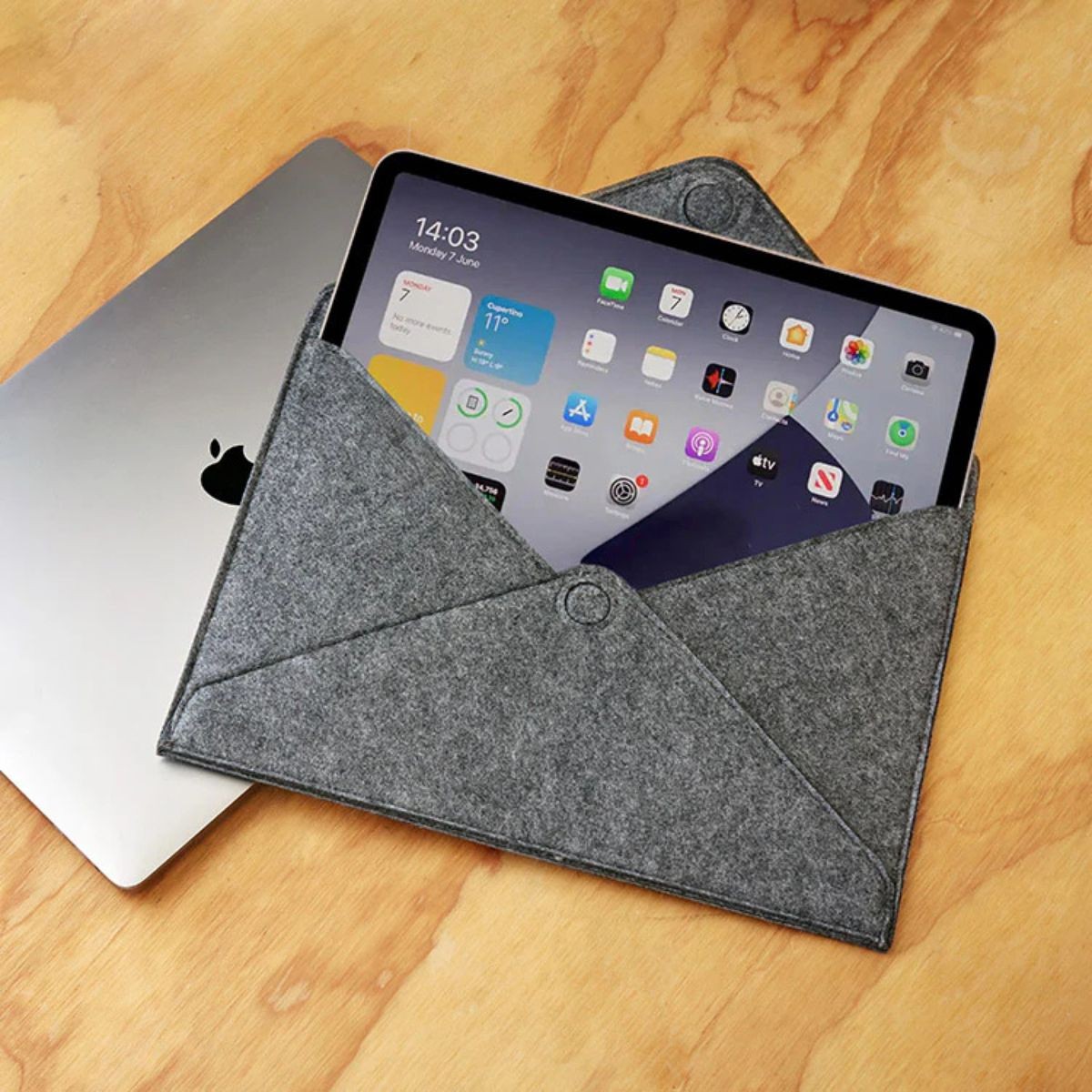 KIKKERLAND Τσόχινη Θήκη για Λάπτοπ Medium