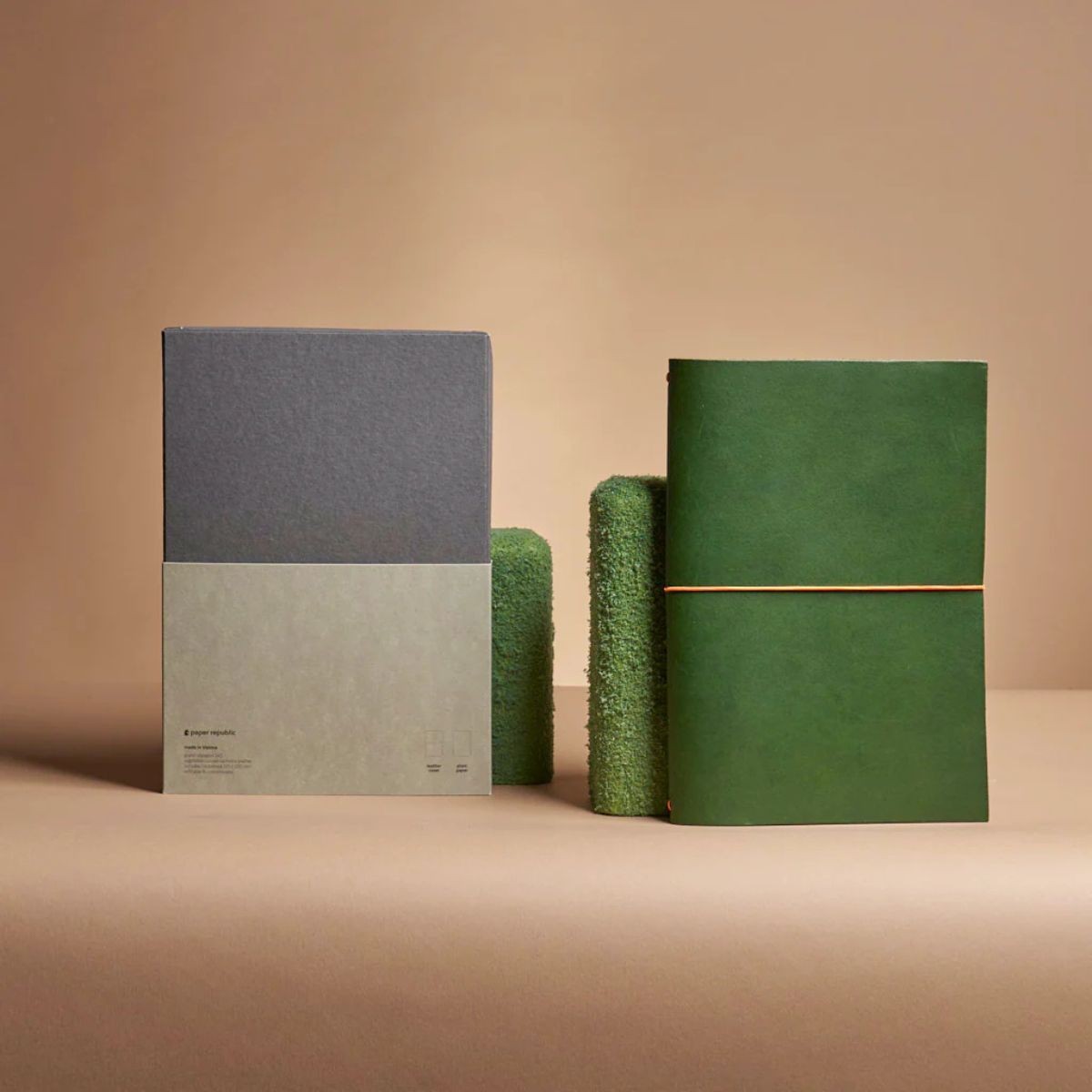 PAPER REPUBLIC Δερμάτινο Σημειωματάριο Grand Voyageur XL - Botany Green