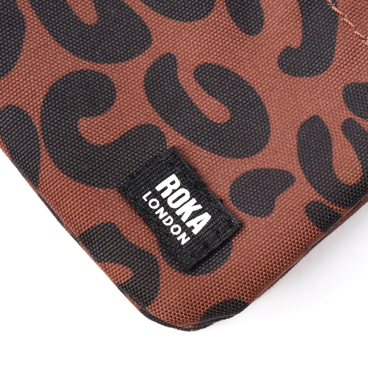 ROKA London Carnaby Πορτοφόλι Scarlet Leopard από Ανακυκλωμένο Καμβά S