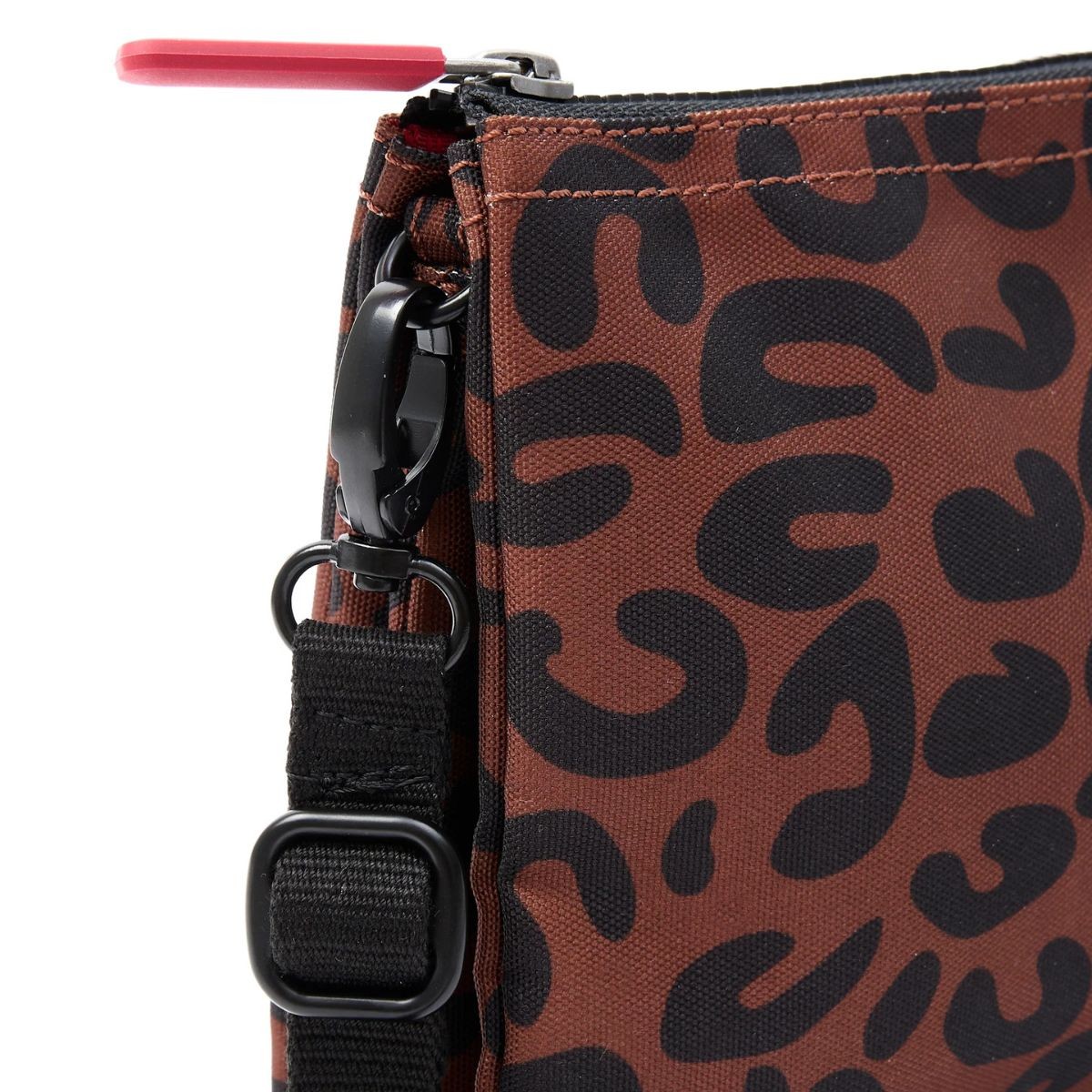 ROKA London Carnaby Τσάντα Crossbody Scarlet Leopard από Ανακυκλωμένο Καμβά XL 1.27L