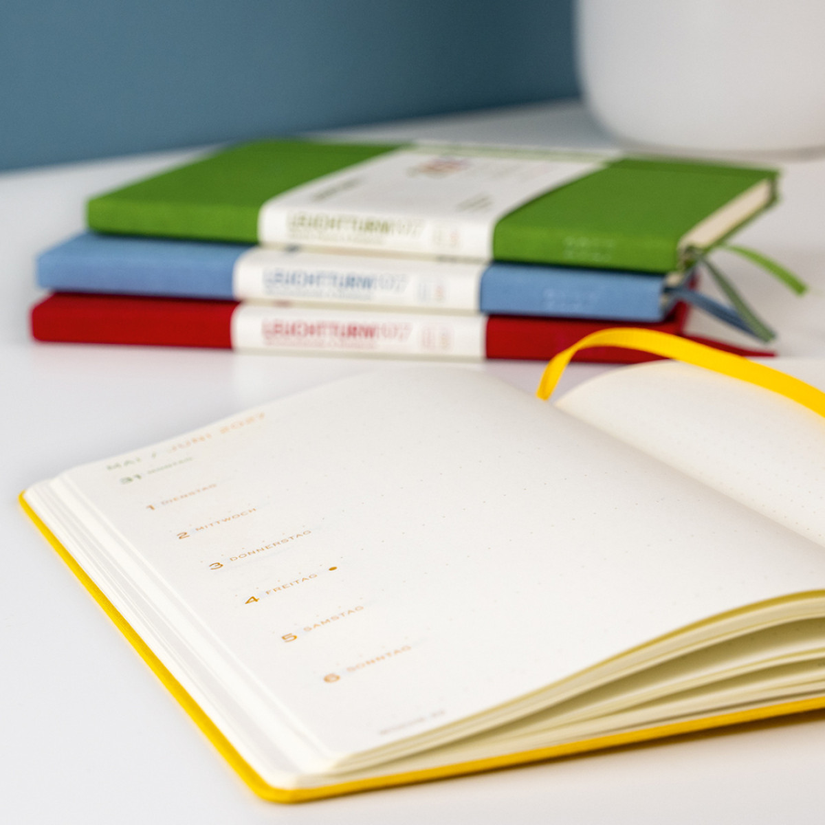 LEUCHTTURM1917 Colourful Seasons Εβδομαδιαίο Planner & Notebook  2027 - Dotted Medium A5 - SPRING