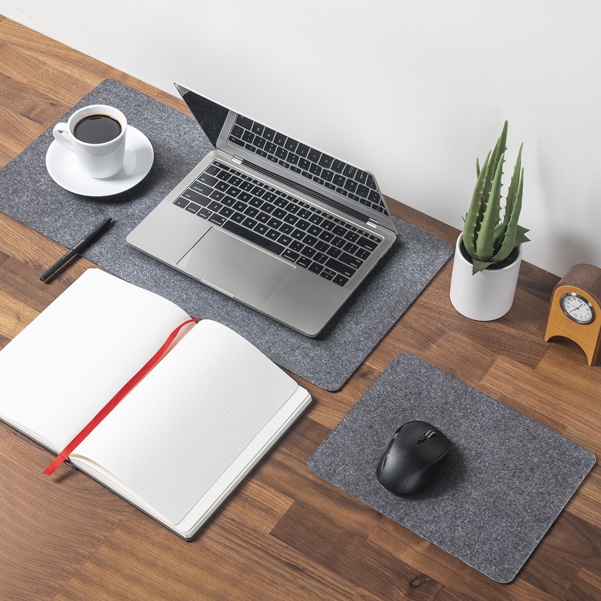 KIKKERLAND Desk Pad από Τσόχα